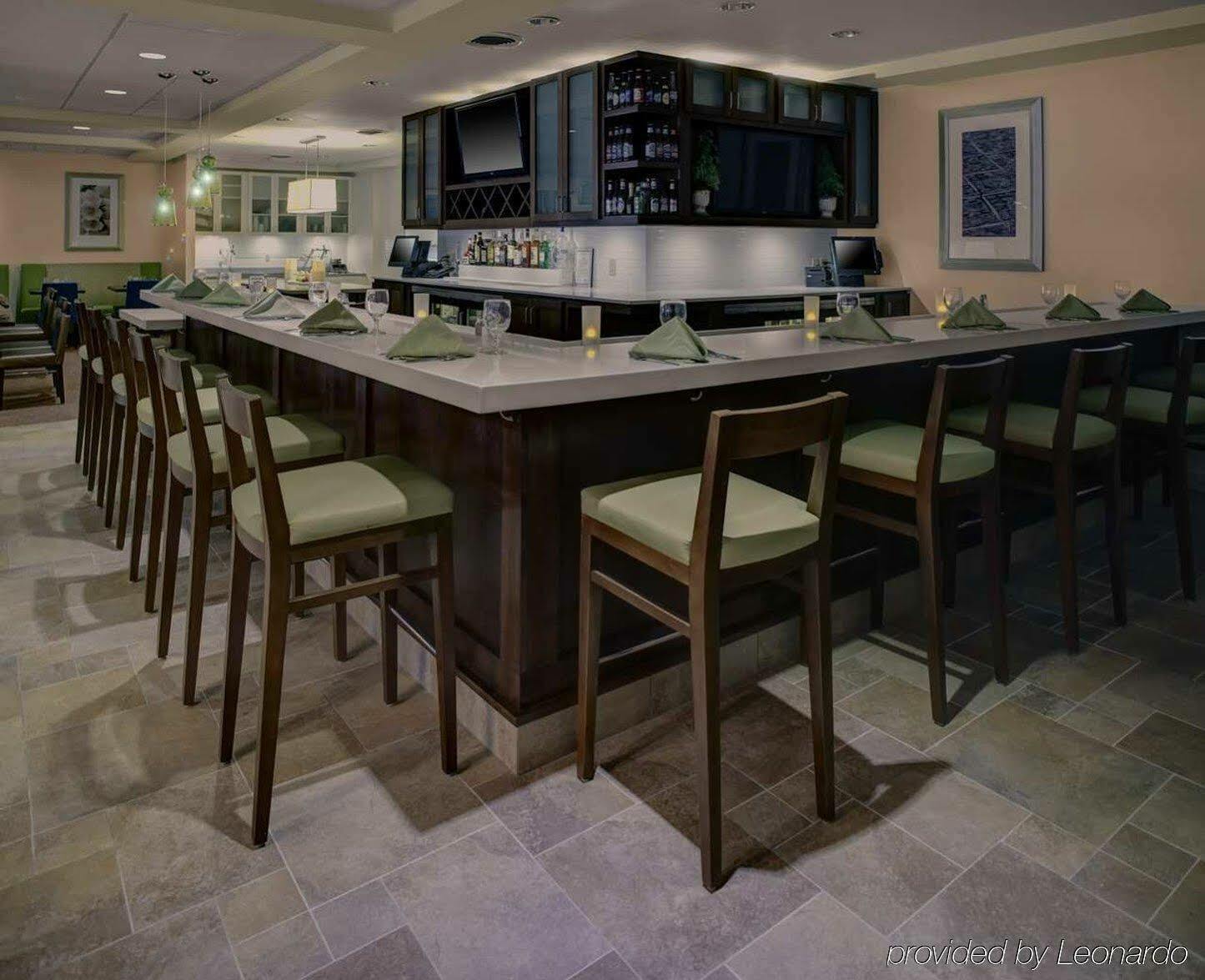 Hilton Garden Boston 3*