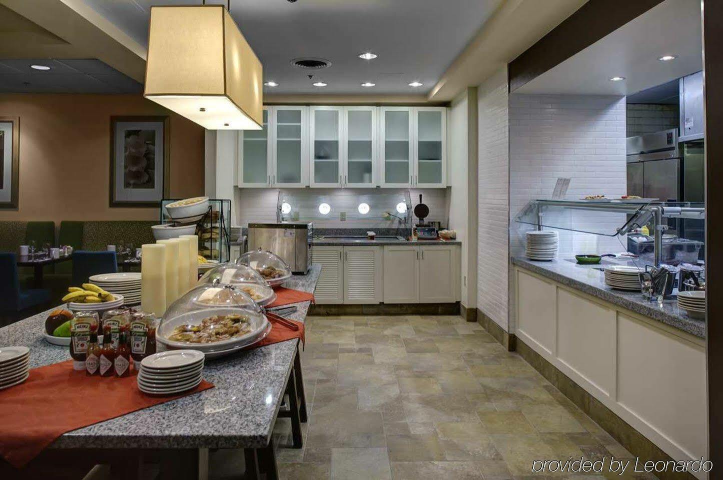 Hilton Garden Boston 3*