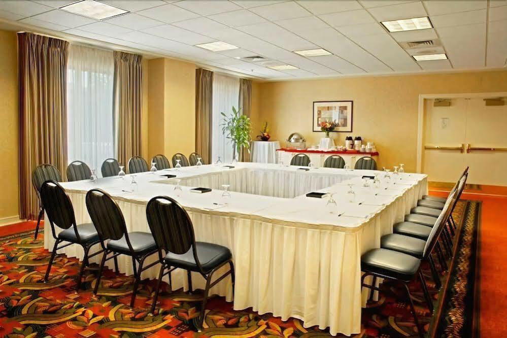 Hilton Garden Boston Hotel 3*