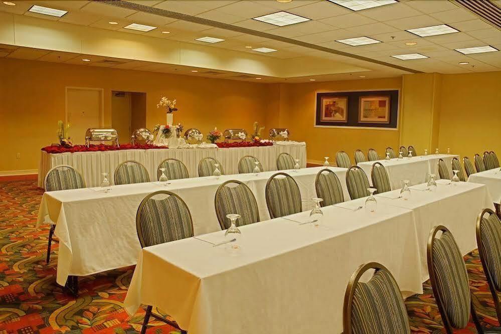Hilton Garden Boston Hotel 3*